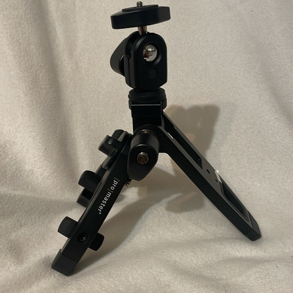 Promaster System Pro ''The Clamper'' Universal Clamping Tripod - Picture 2 of 7
